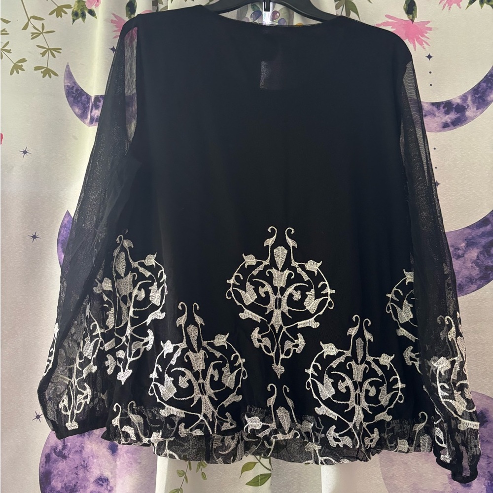 Alfani Black and White Graphic Long Sleeve Blouse